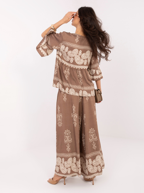 Ciemnobeżowy letni komplet w stylu boho