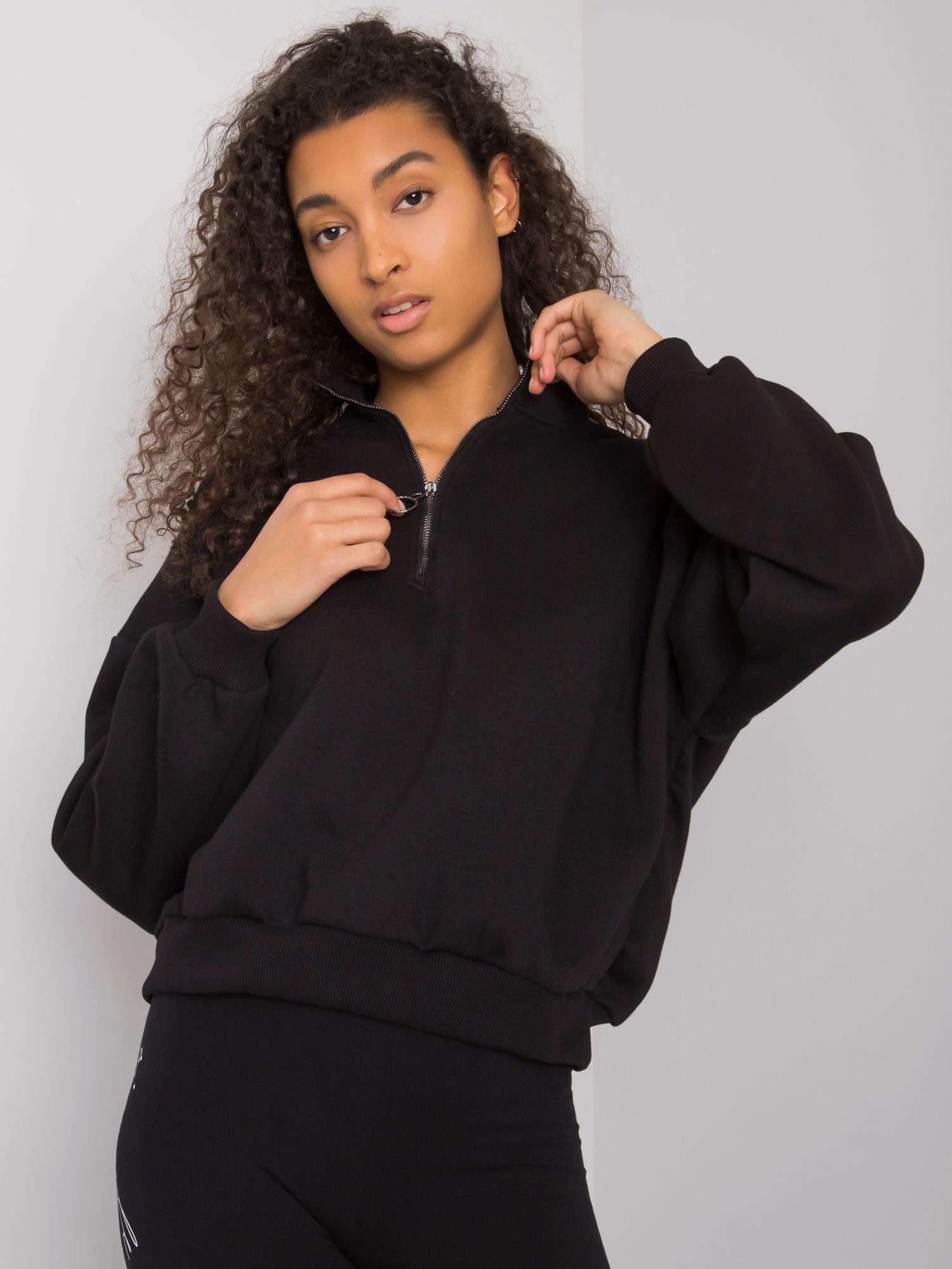 Black basic hoodie Simae.