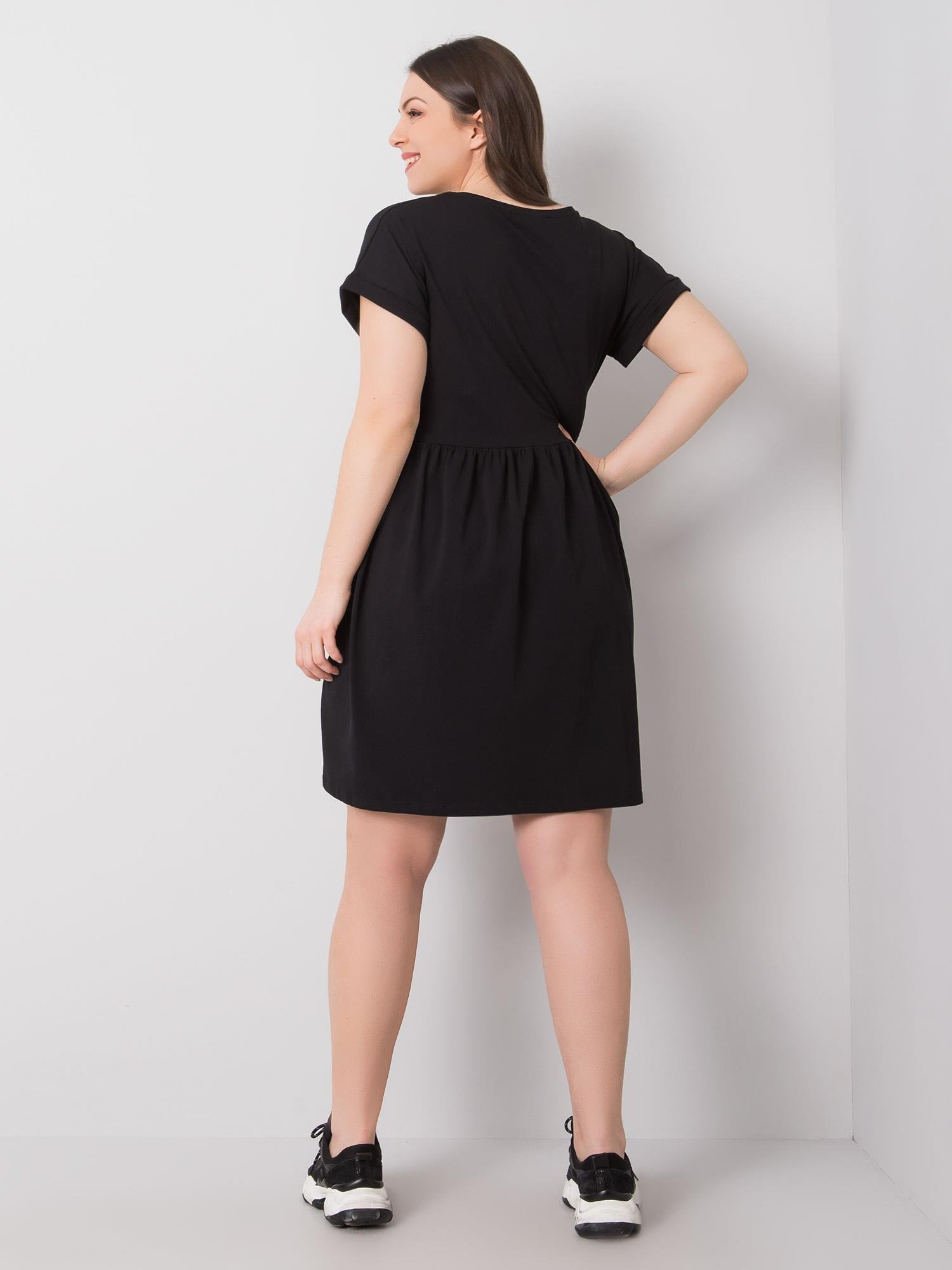 Schwarzes Baumwollkleid in Übergrößen Molly.