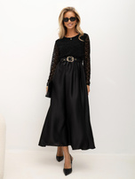 RUE PARIS Schwarzes Abendkleid mit fließendem Saum.