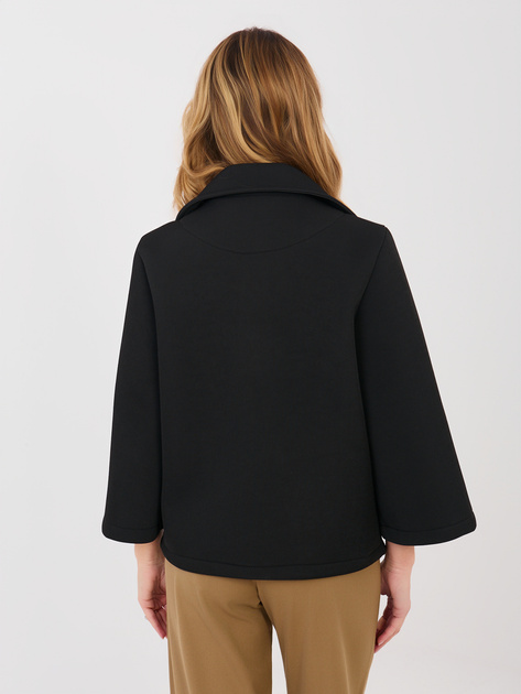 Czarny płaszcz z piankowego materiału