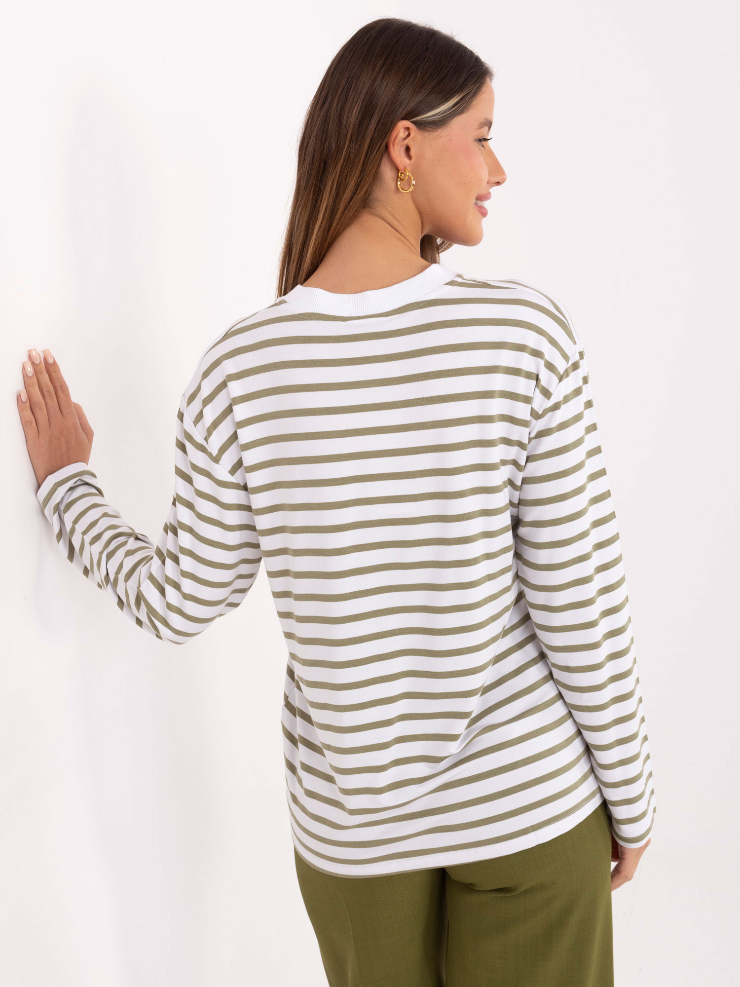 Ecru-olivová dámská blůza longsleeve.