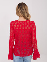 Czerwona dopasowana bluzka z koronki