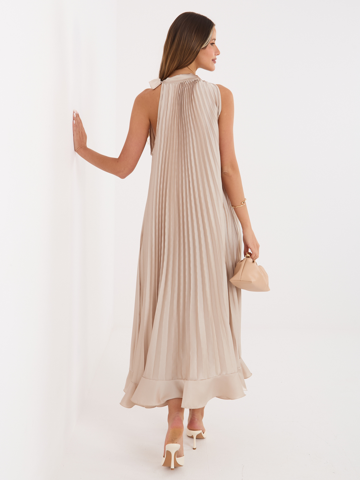 Beżowa sukienka z wiązaniem na ramieniu RUE PARIS 