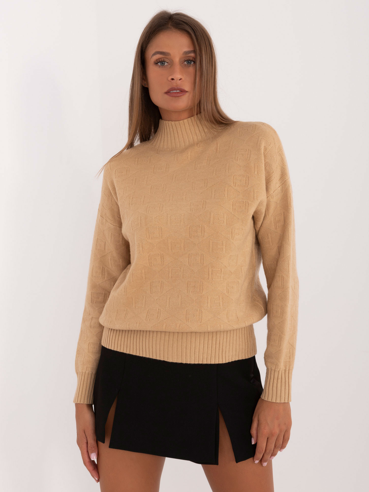 Sweter jasny camelowy