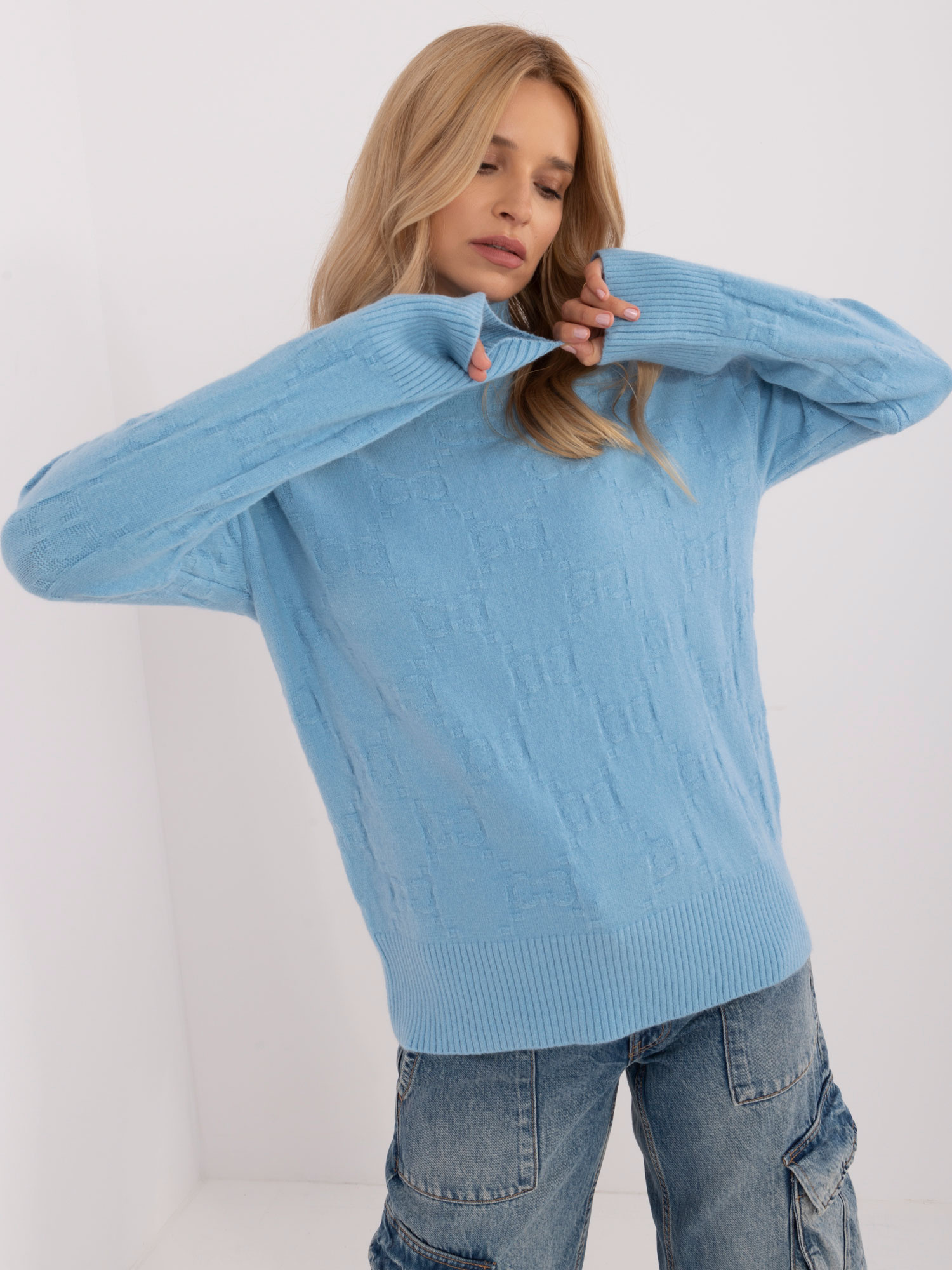 Sweter jasny niebieski