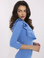 Hurt Niebieska sukienka z falbaną na ramieniu