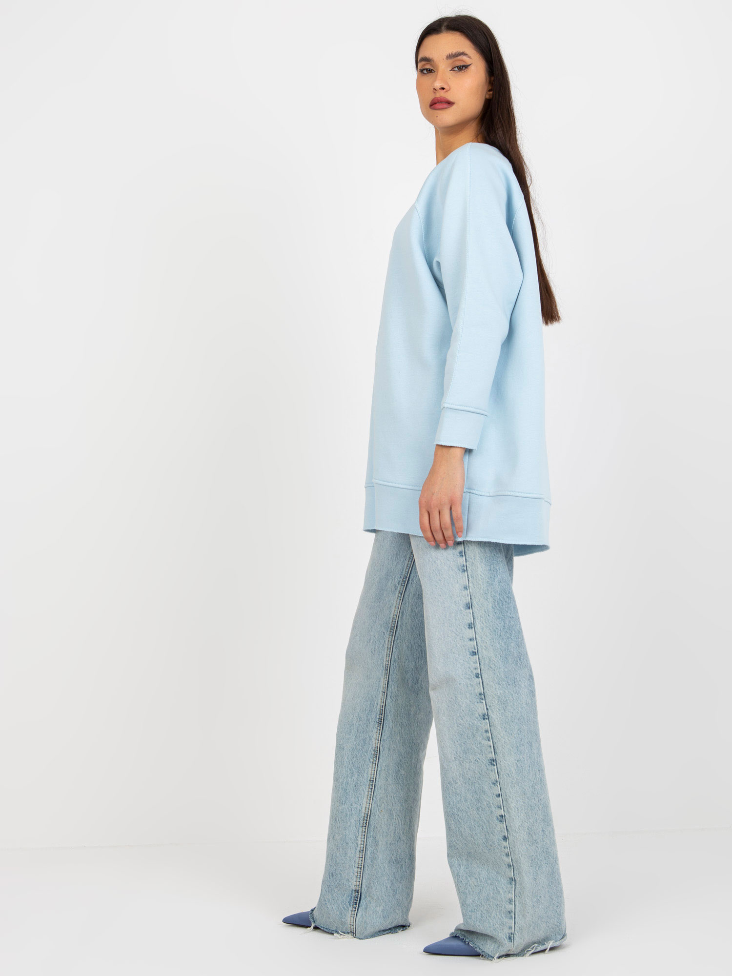 Jasnoniebieska dresowa bluza basic bez kaptura