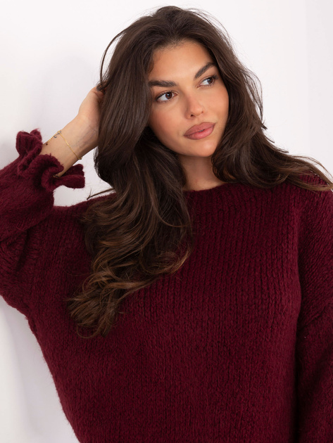 Bordowy sweter z falbankami przy rękawach