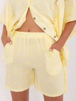 Jasnożółty komplet z koszulą o kroju kimono