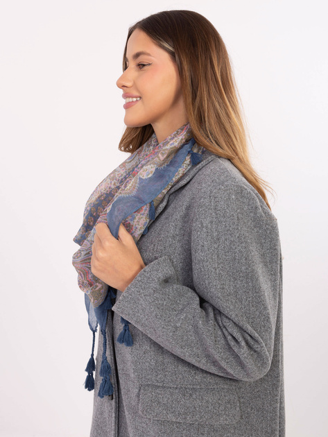 Niebieska damska chusta we wzory