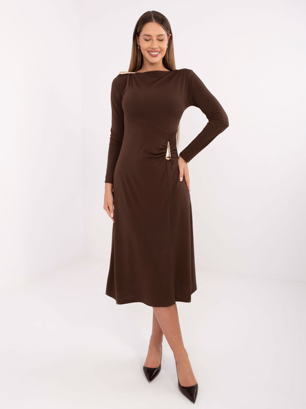 Brązowa midi sukienka z dekoltem w łódkę