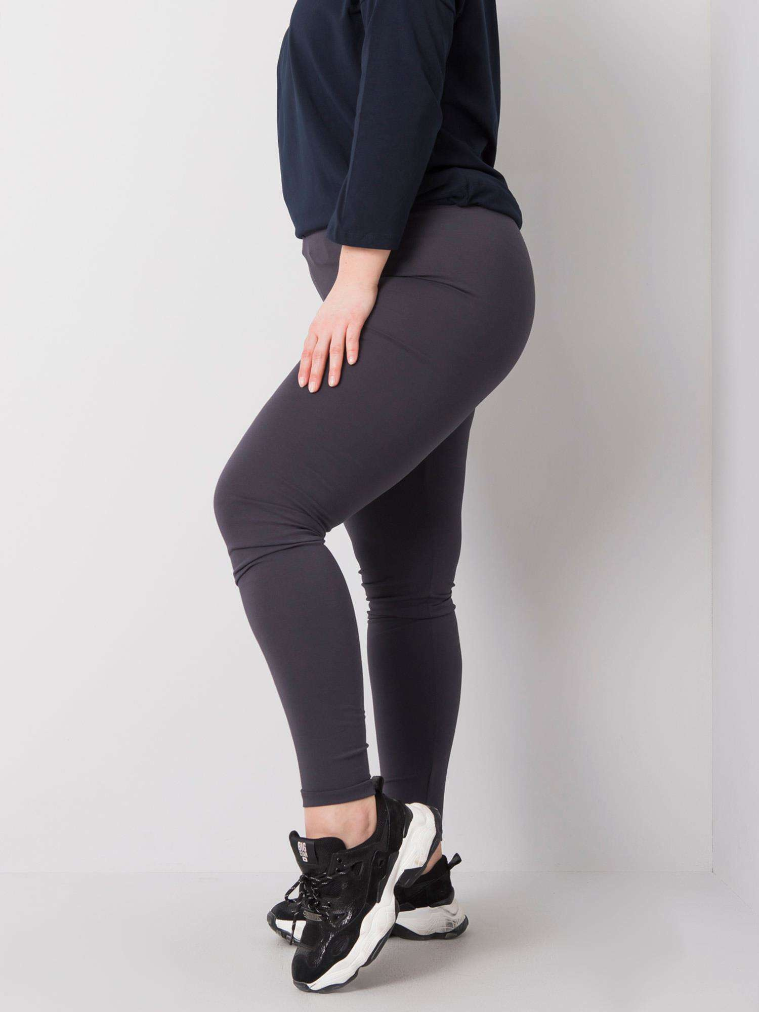 Grafitové legíny z bavlny plus size Phoebe.
