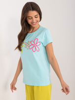 Hurt Miętowy t-shirt z kwiatową aplikacją BASIC FEEL GOOD