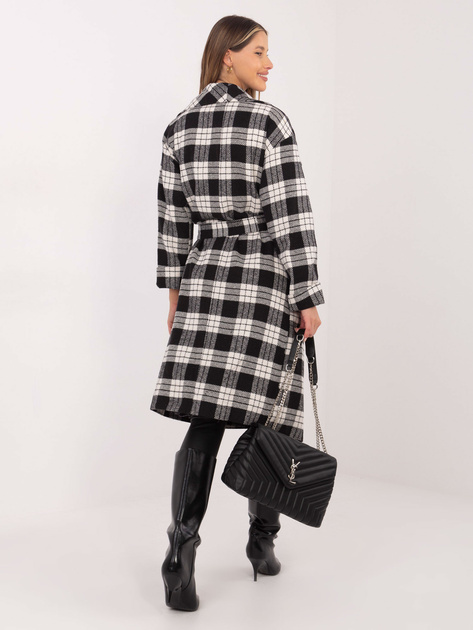 Czarno-biały długi płaszcz w kratę