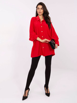 Czerwona długa koszula z ozdobnymi guzikami