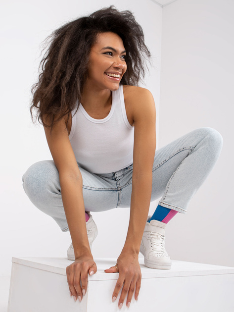 Jasnoniebieskie spodnie mom jeans Lotta