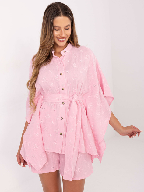 Jasnoróżowy letni komplet z haftem