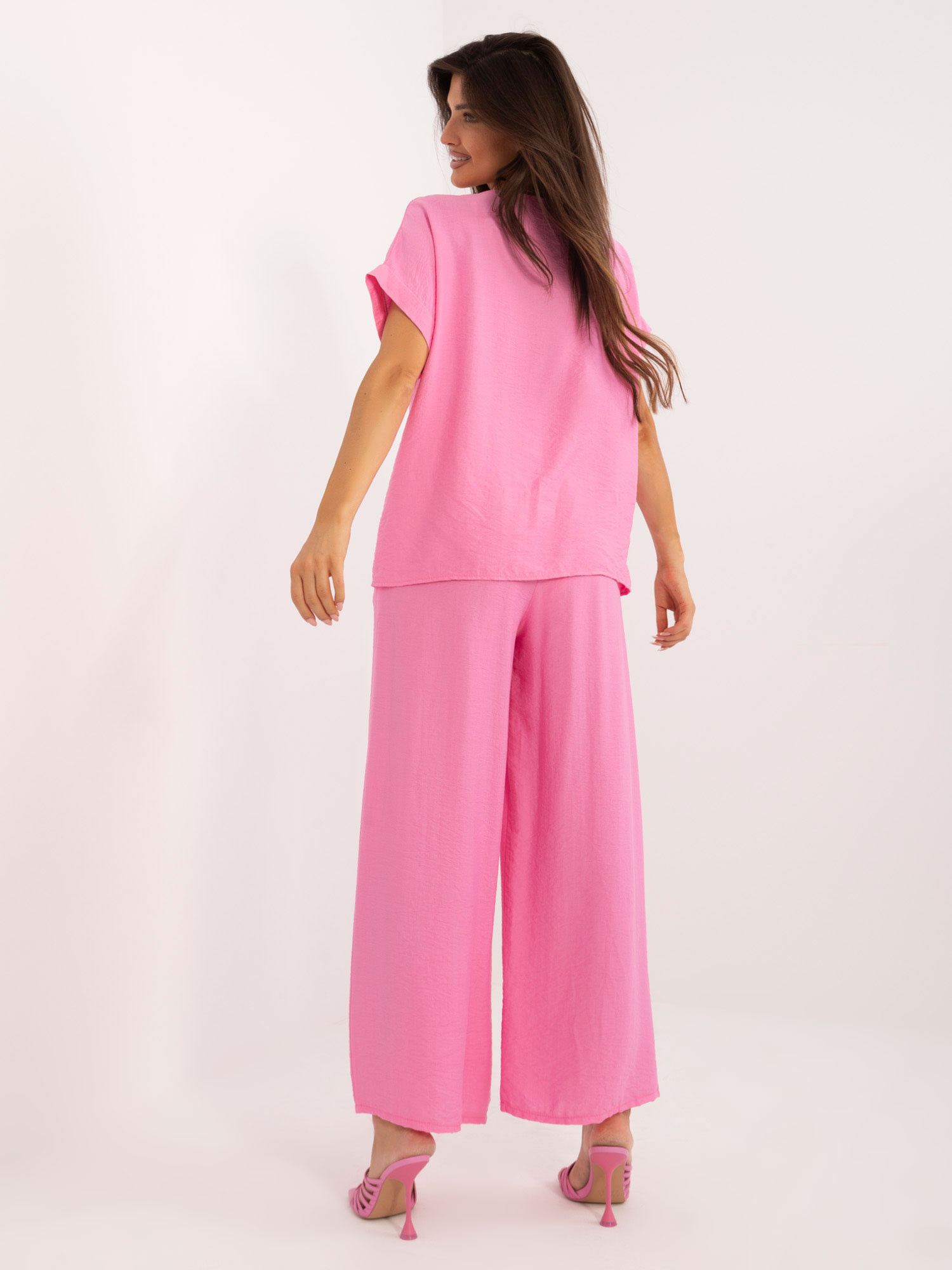 Hurt Pink summer set with wide pants.