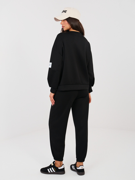 Czarny dresowy komplet z miękkiego materiału