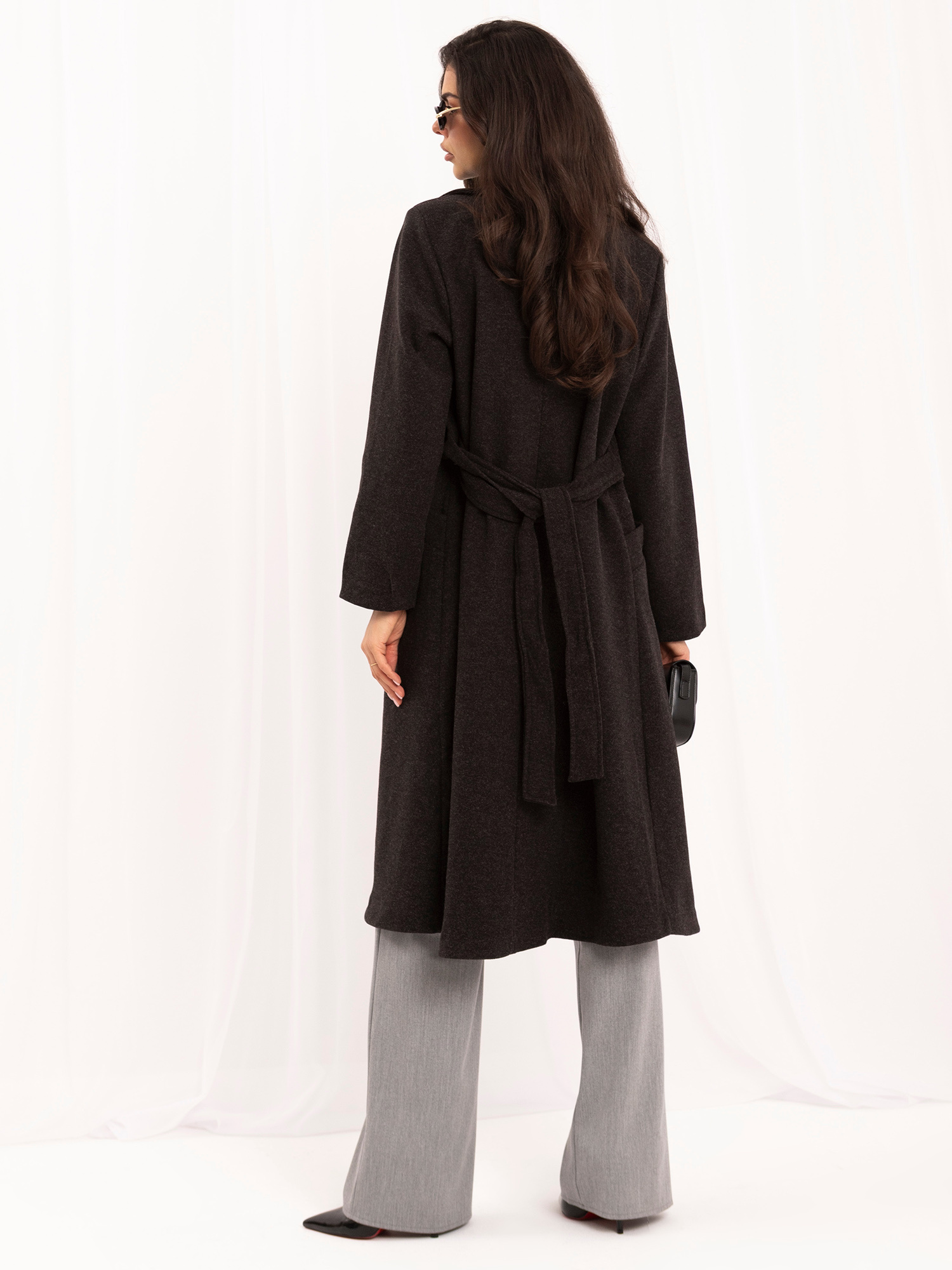 RUE PARIS Graphite women's coat with a tied belt.