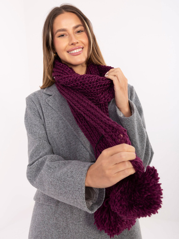 Ciemnofioletowy zimowy szal o grubym splocie 