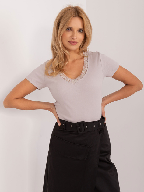 Hurt Beżowa dopasowana bluzka z koronką SUBLEVEL