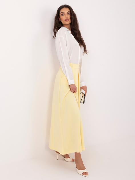 Jasnożółta rozkloszowana spódnica z zakładkami