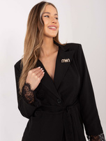 Czarna elegancka marynarka z paskiem