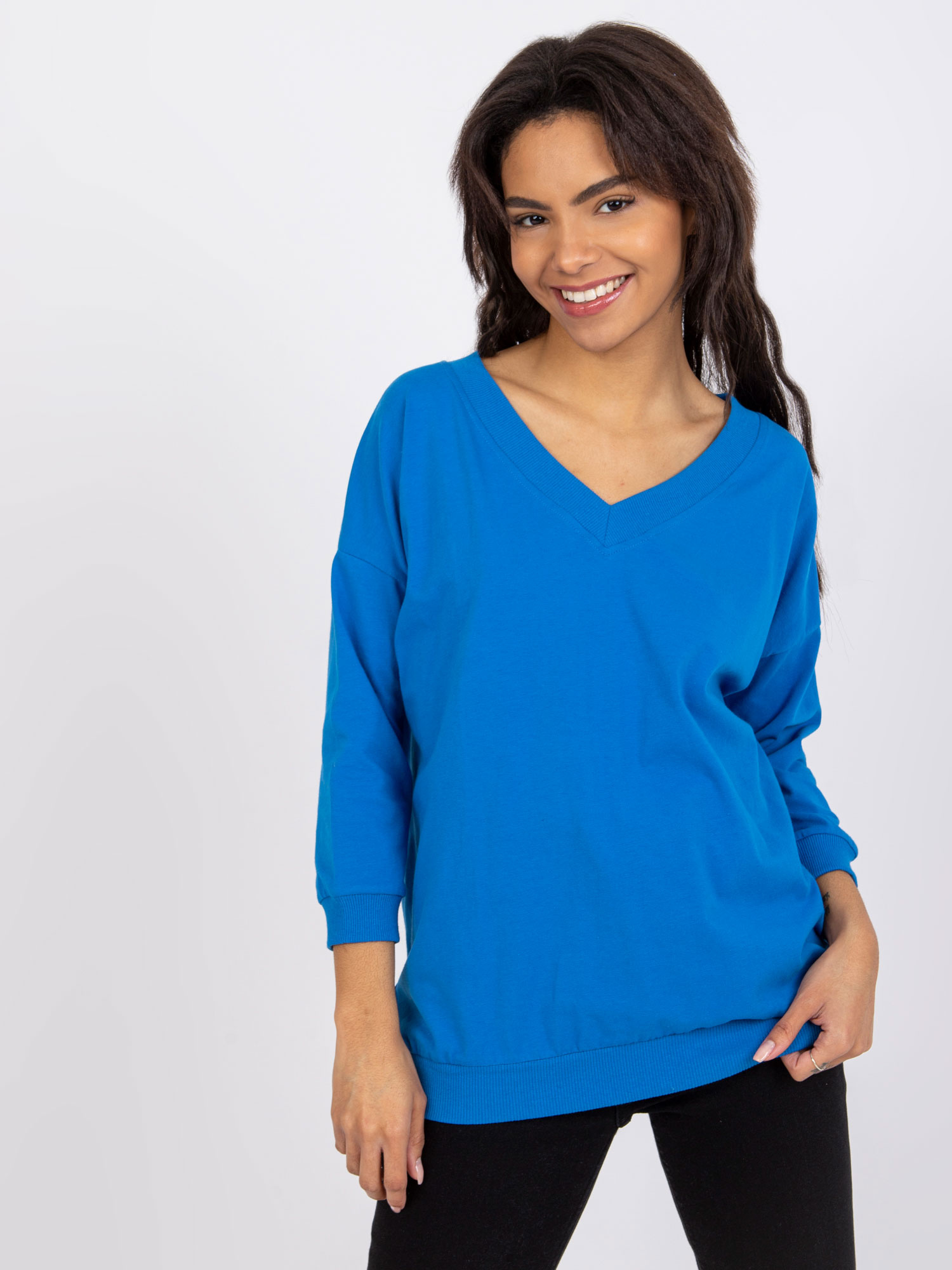 Dunkelblauses Basic-Shirt von Oliwia.