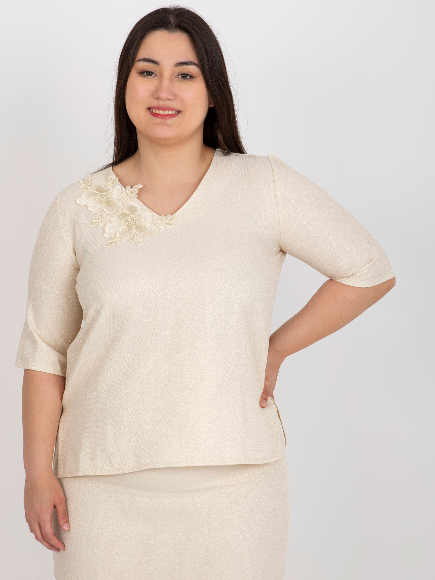 Beżowa bluzka plus size z krótkim rękawem