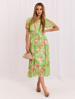 Beige-grüne Midi-Kleid One Size mit Falten.