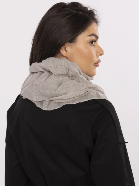 Ciemnobeżowa chusta z marszczeniem