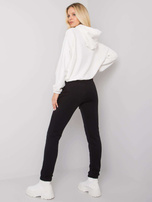 Ecru-czarny komplet z naszywką Danielle