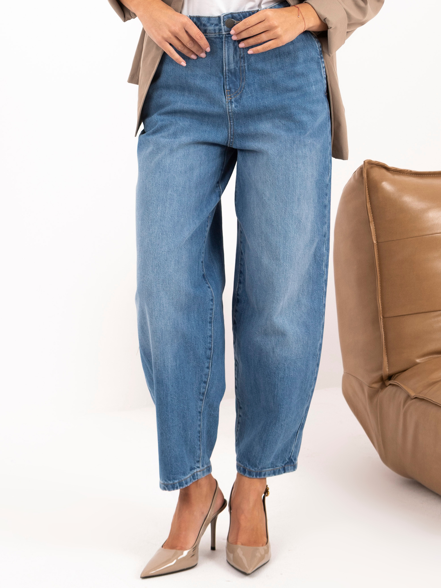 Light blue women's 7/8 leg jeans SUBLEVEL.