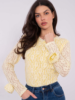 Jasnożółta damska bluzka z ozdobnymi różami