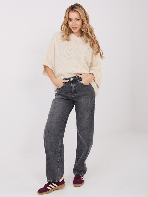 Kremowy sweter boucle z okrągłym dekoltem