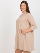 Hurt Ciemnobeżowa mini sukienka plus size z rękawem 3/4 Dalenne 