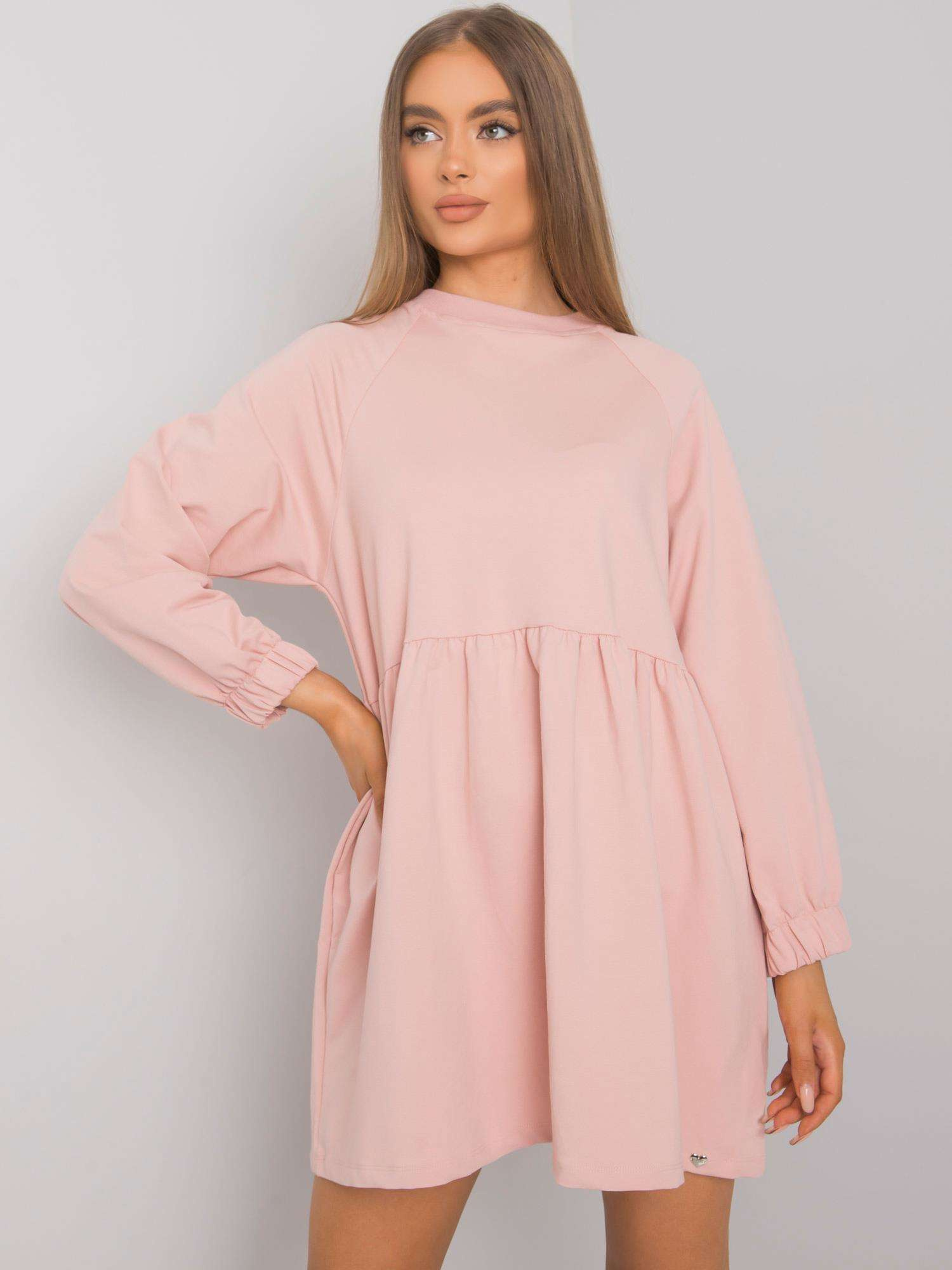 Schmutzig-rosa Kleid mit langen Ärmeln Bellevue.