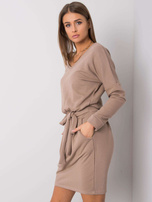 Ciemnobeżowa sukienka Kloe RUE PARIS
