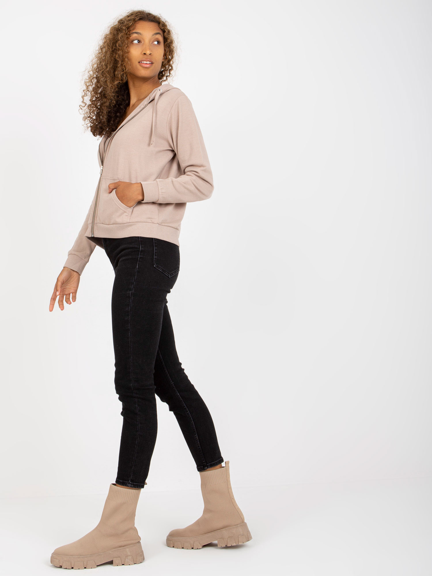 Hurtownia online Beżowa rozpinana bluza basic z bawełny 
