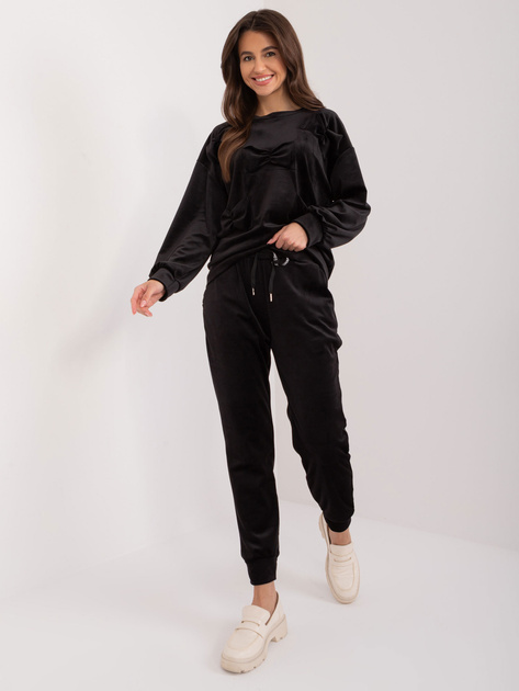 Hurtownia Czarny dwuczęściowy komplet z weluru