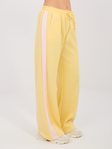 Pastelowy żółty komplet z szerokimi spodniami RUE PARIS