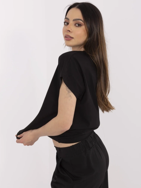 Czarny bawełniany t-shirt z dżetami