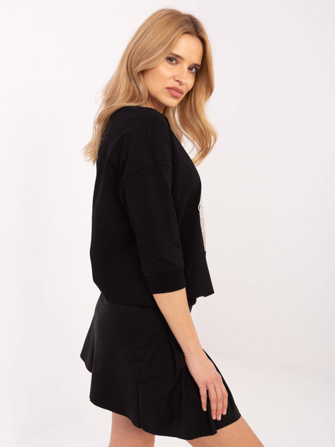 Hurtownia Czarna bawełniana bluzka z perełkami