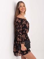 Schwarz-camelfarbene Off-Shoulder-Kleid mit Rüsche Briannon.