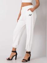 Białe spodnie dresowe Richelle