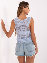 Jasnoniebieski ażurowy top o luźnym kroju