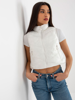 Hurtownia Ecru krótka kamizelka pikowana z kieszeniami