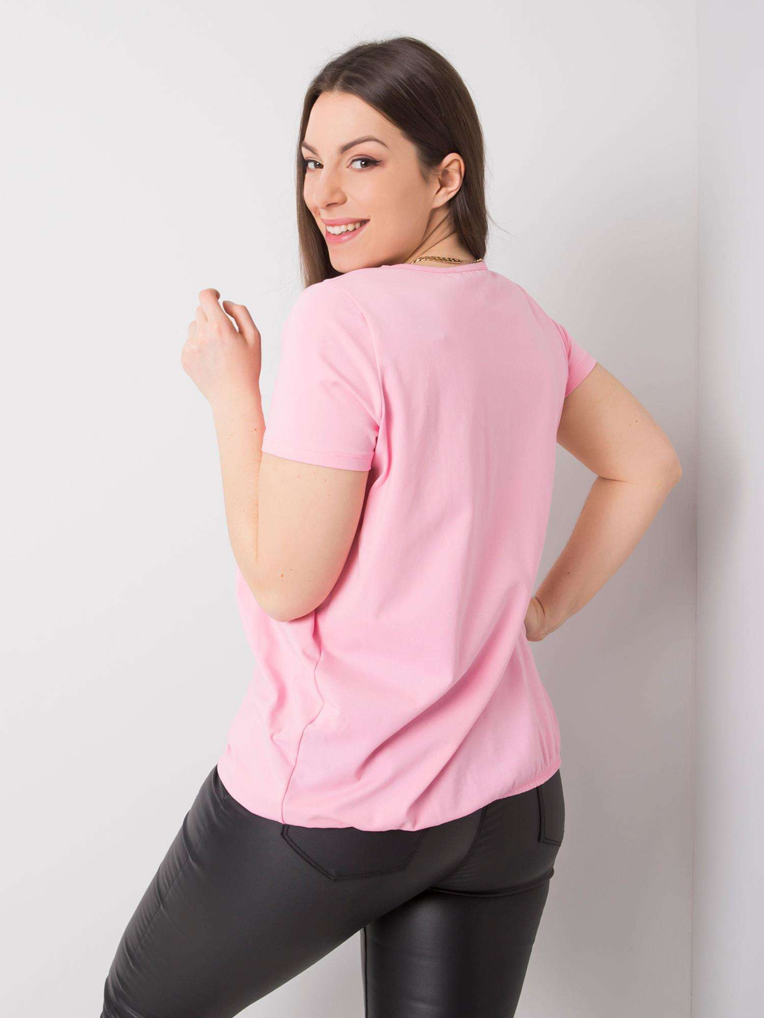 Šviesiai rožinė medvilninė plus size marškinėliai Celeste.